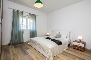 House | Free WiFi