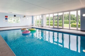 Pool - Grove Farm Bungalow w/ Swimming Pool, Dallinghoo - Air Manage Suffolk (Woodbridge)