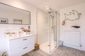Bathtub - Blue House, 35 King George's Avenue in Aldeburgh (Leiston)