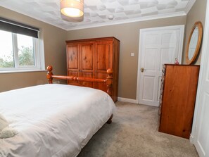 1 bedroom, individually decorated, individually furnished, free WiFi - Cedars (Holyhead)