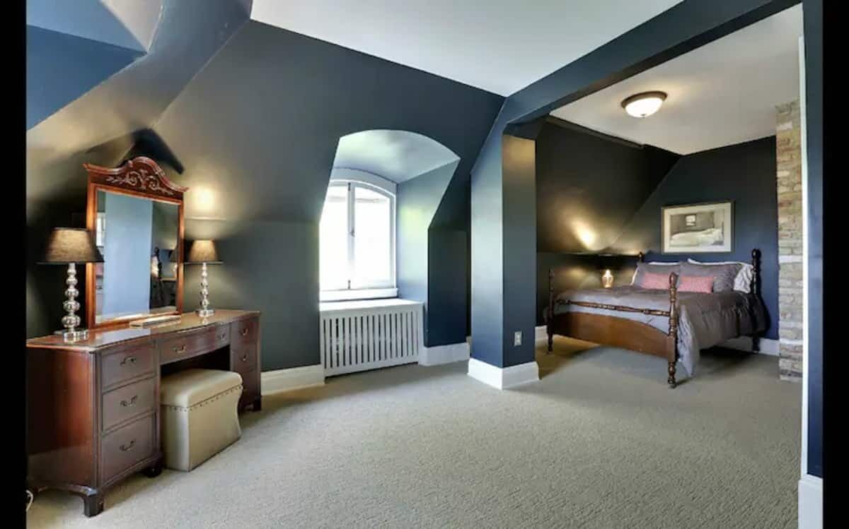 Historic Minneapolis Mansion- 3rd floor apartment