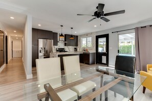 Dining - 4 Bedroom West Hills Charmer with Pool (West Hills)