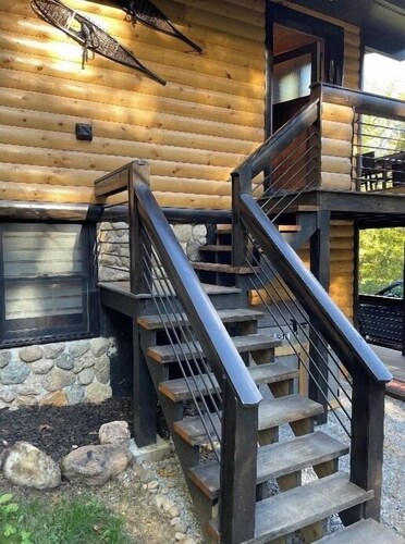 Eagle Lodge Two Family House, Pet Friendly