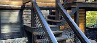 Eagle Lodge Two Family House, Pet Friendly