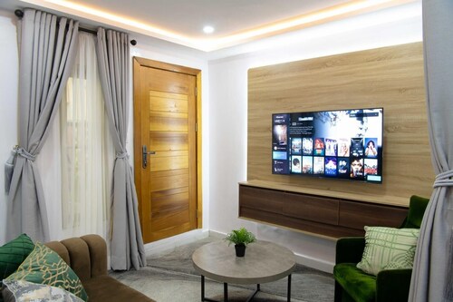 Entire lovely one bedroom one bath Lekki phase 1
