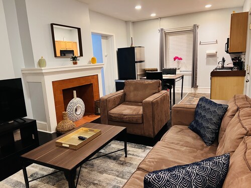 Cozy Apt in Philly Suburbs