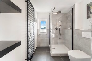 Douche, serviettes fournies