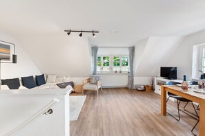 Unclassified image, 2 of 38, button