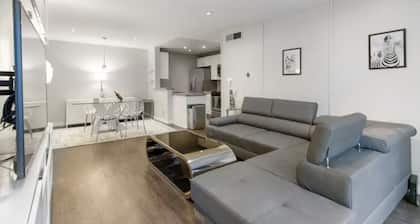 Beautiful Modern Condo by Ventura Blvd