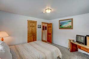 3 chambres, fer et planche à repasser, Wi-Fi, draps fournis