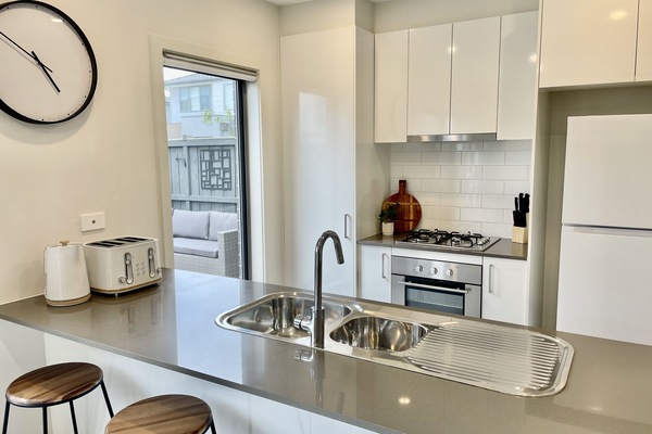 KĂŒhlschrank, Mikrowelle, Ofen, GeschirrspĂŒler