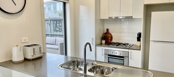 Holiday on Dromana by Ready Set Stay- 150m from the beach