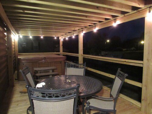 Lake house. Less than 3 miles from beautiful Lake Cumberland.