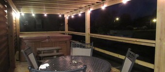 Lake house. Less than 3 miles from beautiful Lake Cumberland.