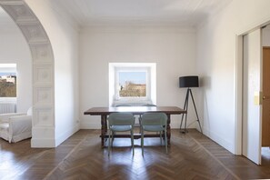 Dining - Vittorio Luxury Panoramic Apartment (Roma)