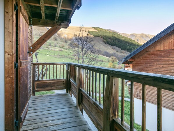 Property grounds - Spacious apt 7 ppl, mountain view balcony (Saint-Sorlin-d´Arves)