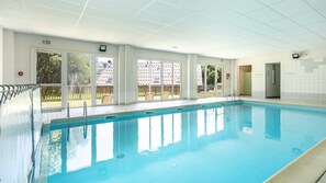 UppvÀrmd pool