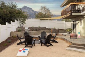 Outdoor dining - Red Hill Escape w/ Spa @Gate to Natl Park (Three Rivers)