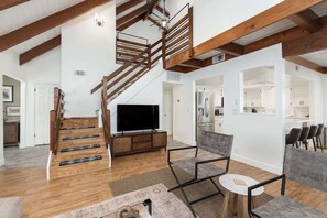 TV, fireplace, offices