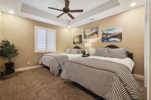 4 bedrooms, iron/ironing board, WiFi, bed sheets