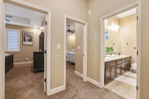 4 Schlafzimmer, Bügeleisen/Bügelbrett, WLAN, Bettwäsche