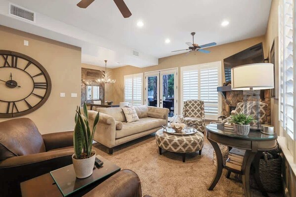 Télévision, cheminée, Netflix, services de streaming