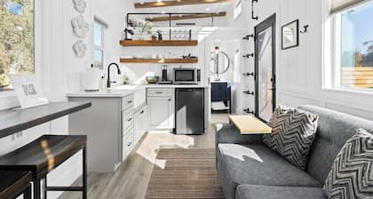 Lewis Ranch Tiny Home, Lindsay, CA! Near Sequoias