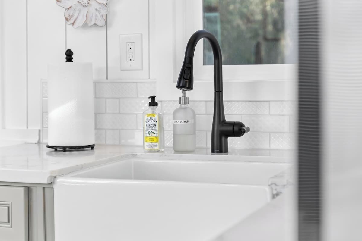 Ducha, secador de pelo y toallas