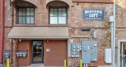 Midtown Loft 302 on Main St DT Visalia