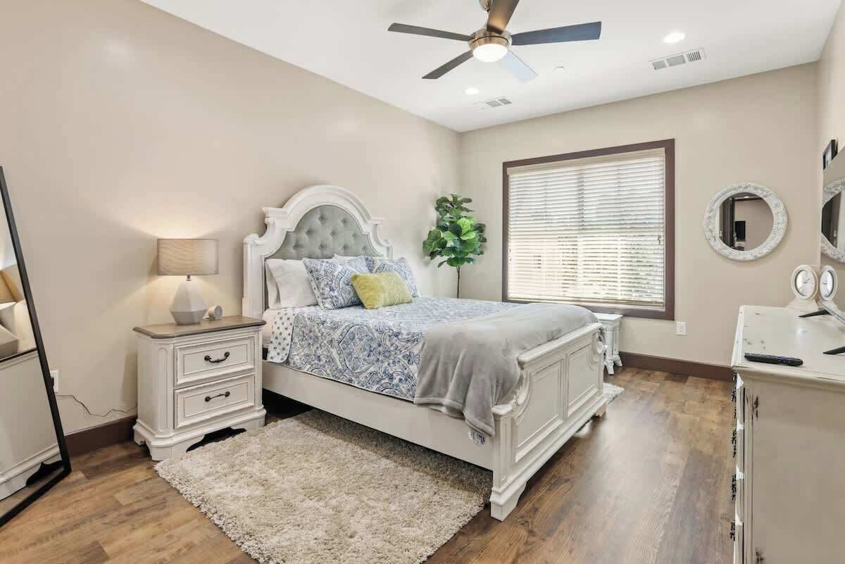 1 多间卧室、熨斗/熨衣板、WiFi、床单