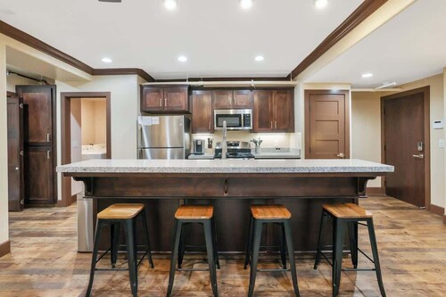 Midtown Loft 201 on Main St DT Visalia