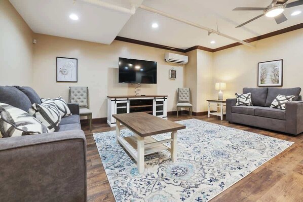 Unclassified image, 1 of 28, button