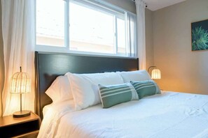 2 makuuhuonetta, silitysrauta/-lauta, Wi-Fi, vuodevaatteet