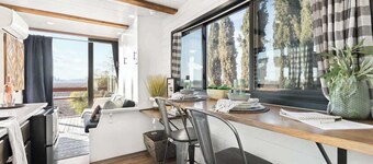 Rooftop Spa! Tiny Cargo Home, Farm Experience