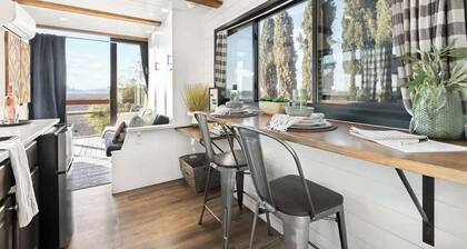 Rooftop Spa! Tiny Cargo Home, Farm Experience