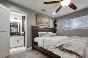 2 bedrooms, iron/ironing board, WiFi, bed sheets