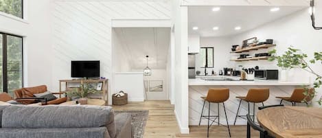 TV, fireplace, offices