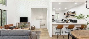 Shaver's Modern Forest Retreat-Pool & Spa