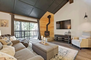 TV, fireplace - Shaver Escape! Mountain Loft Condo (Shaver Lake)