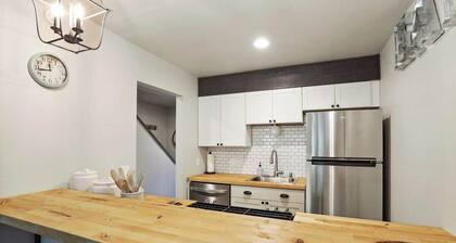 Shaver Escape! Mountain Loft Condo