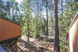 Property grounds - Shaver Escape! Mountain Loft Condo (Shaver Lake)