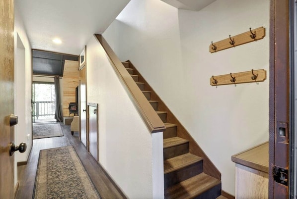 Interior - Shaver Escape! Mountain Loft Condo (Shaver Lake)