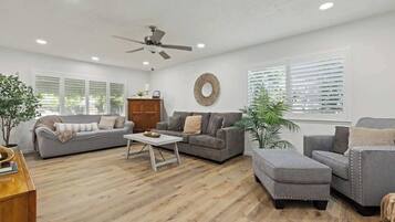 Tv, videospil, bøger, kontorer