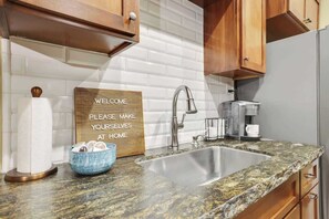 Unclassified image, 5 of 34, button