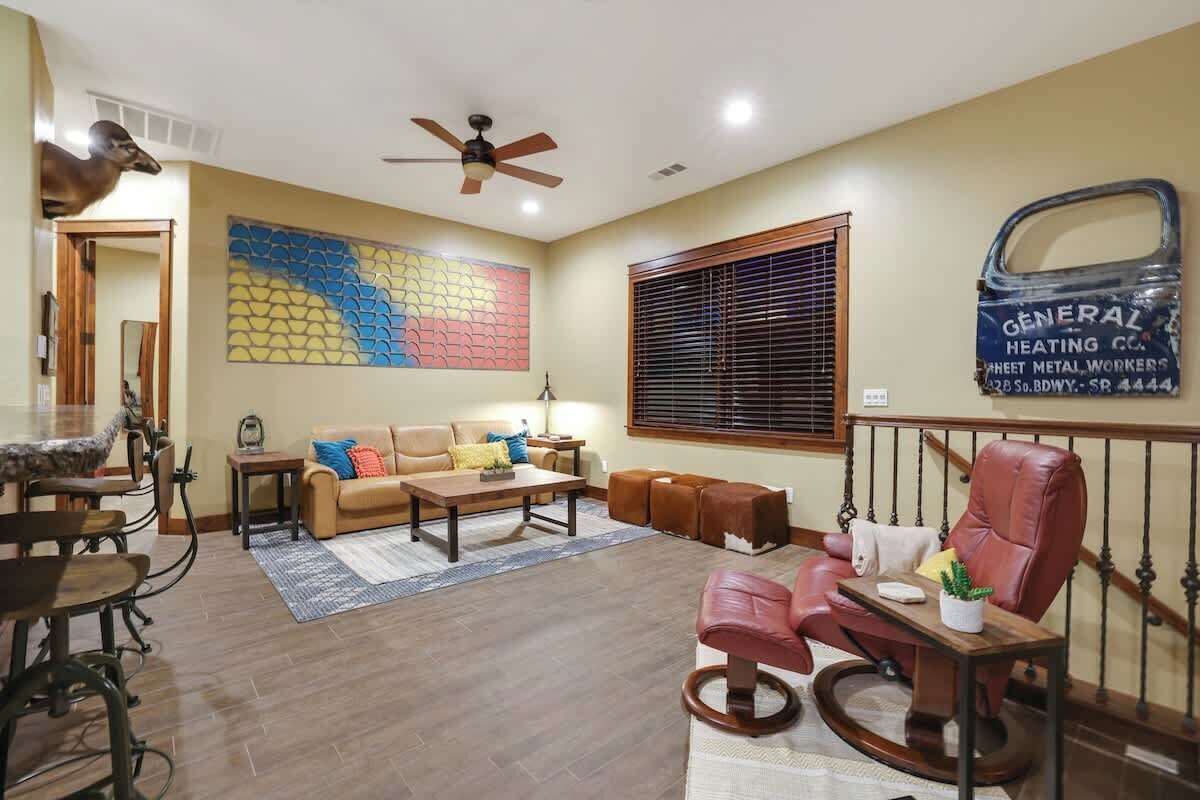  Living area with plenty of seating and large Smart TV