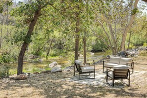 Property grounds - Riverfront Gateway to Sequoia NP (Three River)