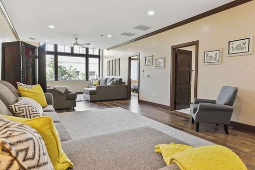 Midtown Loft 303 on Main St DT Visalia