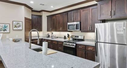 Midtown Loft 303 on Main St DT Visalia