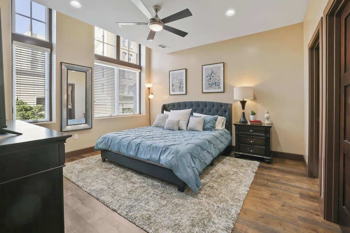 1 多间卧室、熨斗/熨衣板、WiFi、床单