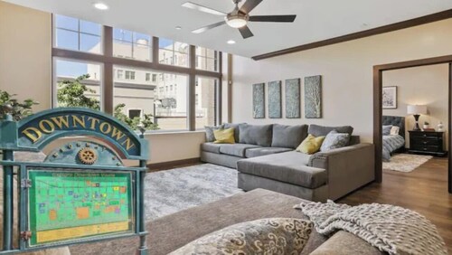 Midtown Loft 303 on Main St DT Visalia